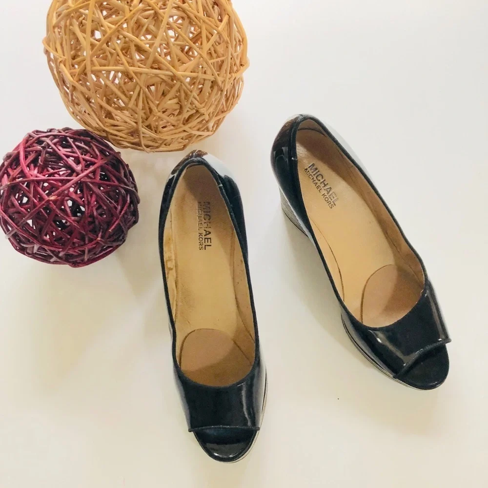MICHAEL Michael Kors patent peep toe wedges, Sz. 8.5